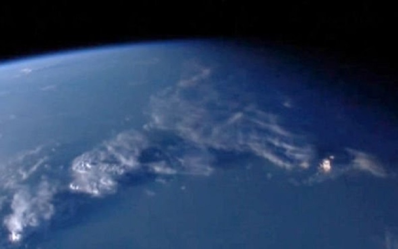 Misterioso objeto flotante captado por la NASA 6 Misterioso objeto flotante captado por la NASA
