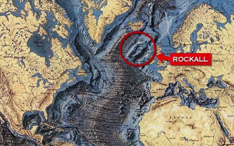 atlantis-La ubicación de Rockall en comparación con el Reino Unido