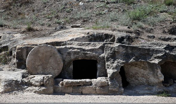 Resurrección: se dice que María Magdalena visitó la cueva y descubrió que el cuerpo de Jesús había desaparecido.