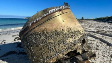 Misterio de cilindro gigante varado en playa australiana 'resuelto' por detectives en línea