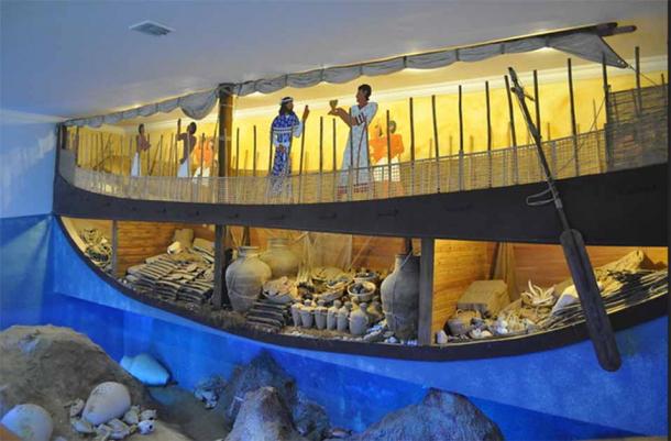 Una reconstrucción del interior del naufragio de Uluburun de la Edad del Bronce, 1330-1300 a.C.  (Panegíricos de Granovetter/CC BY-SA 2.0)