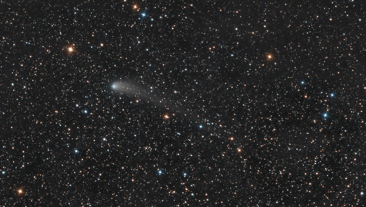 ¡Llamando a todos los astrofotógrafos!  Se necesita su ayuda para fijar la cola de este cometa