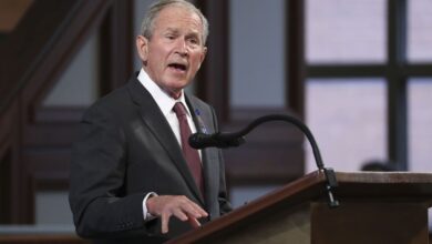 George W. Bush presionado sobre archivos ultrasecretos de revelación de extraterrestres en medio del 'encubrimiento de ovnis'