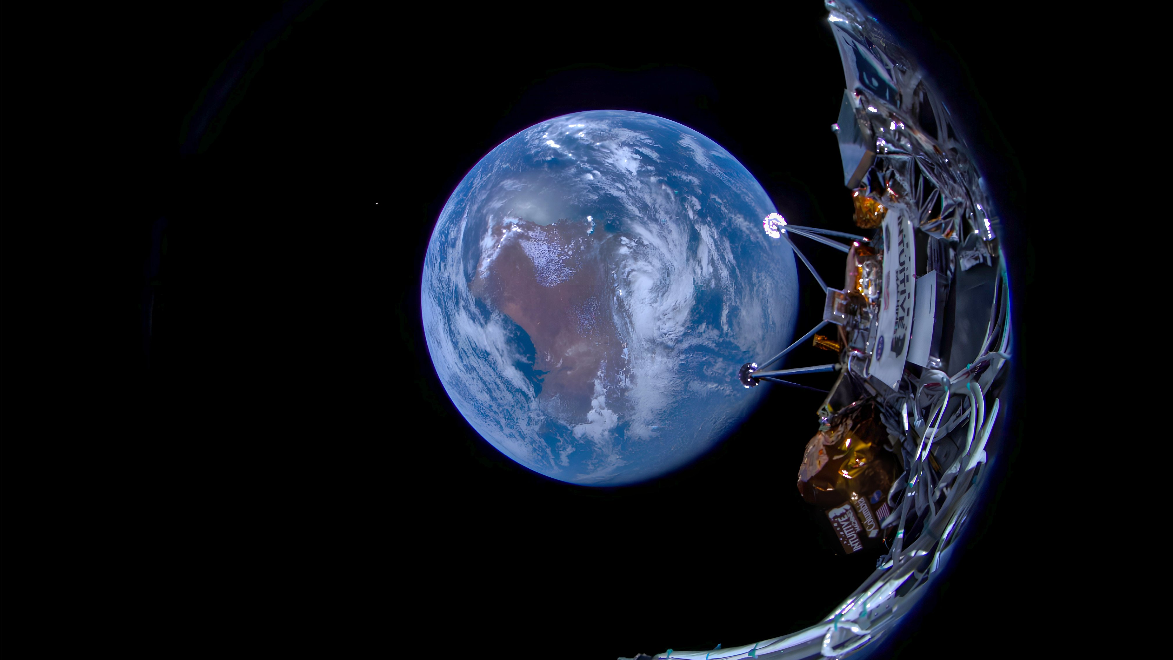 Sonda envía fotografías de la Tierra vistas desde el espacio mientras viaja a la Luna