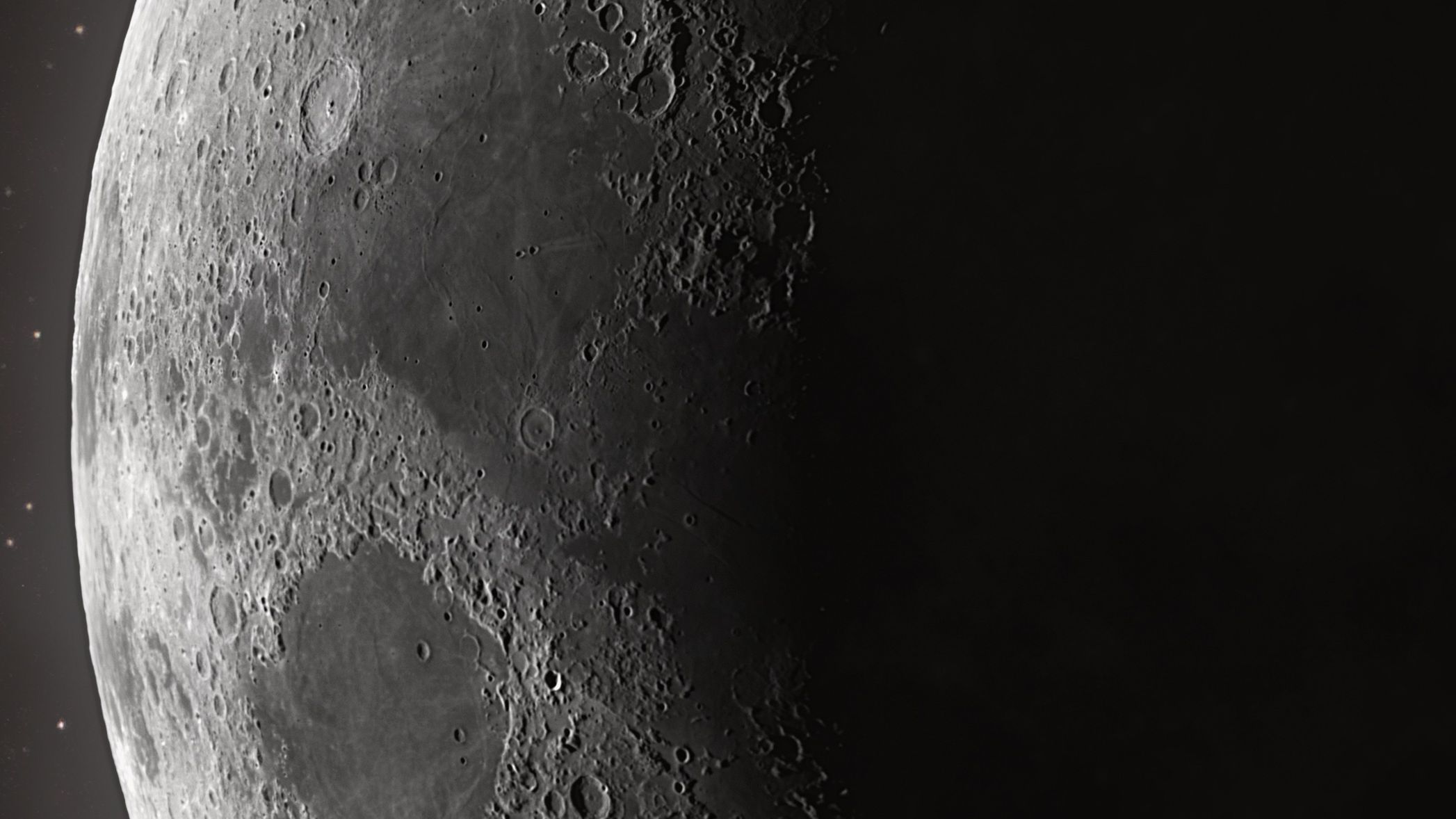 Brasileño toma foto de la luna creciente rica en detalles 5 Brasileño toma foto de la luna creciente rica en detalles