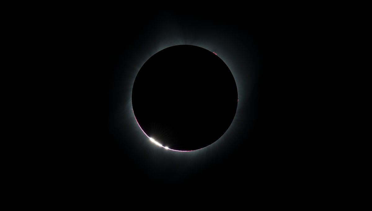 Cuando el eclipse solar alcance su totalidad, deberías ver las raras "cuentas de Baily" 5 Cuando el eclipse solar alcance su totalidad, deberías ver las raras "cuentas de Baily"