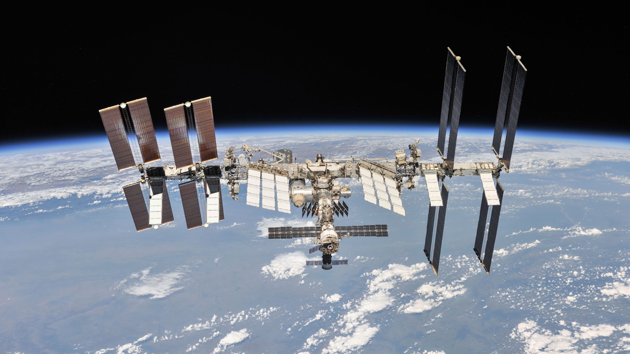 La NASA transmite accidentalmente entrenamiento médico de emergencia en la ISS 5 ¿Basura espacial? Posible objeto de la ISS se estrella contra una casa en EE.UU.