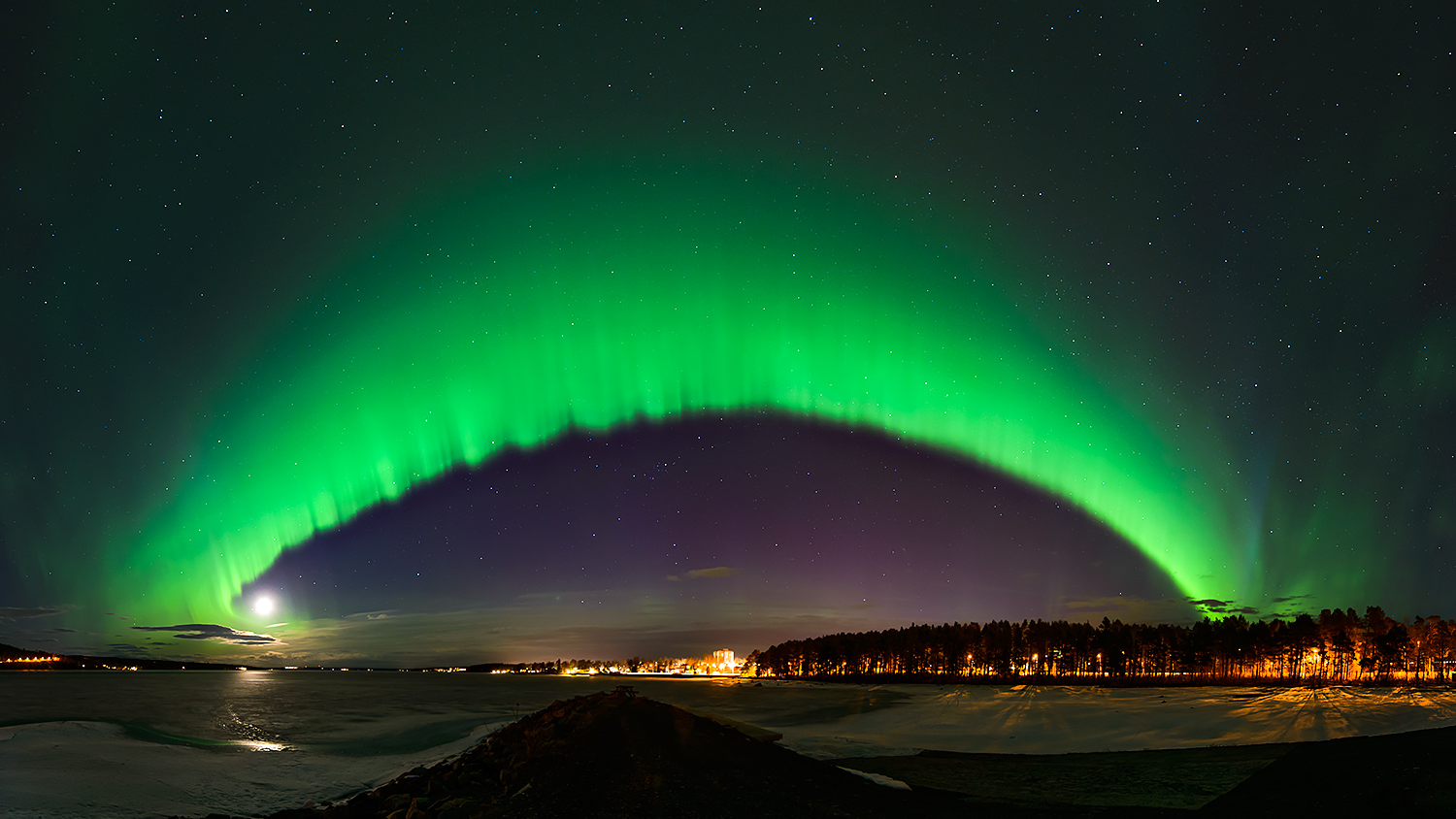 Lo más destacado de la NASA: la aurora boreal "esquiva" la Luna en la foto astronómica del día 5 Göran Strand