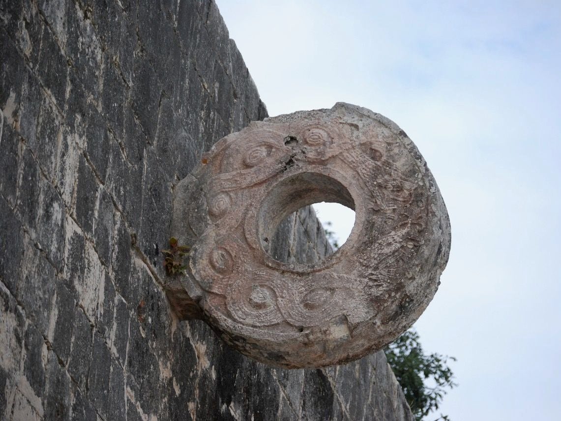 Planta alucinógena desenterrada debajo de un antiguo juego de pelota maya 7 Planta alucinógena desenterrada debajo de un antiguo juego de pelota maya