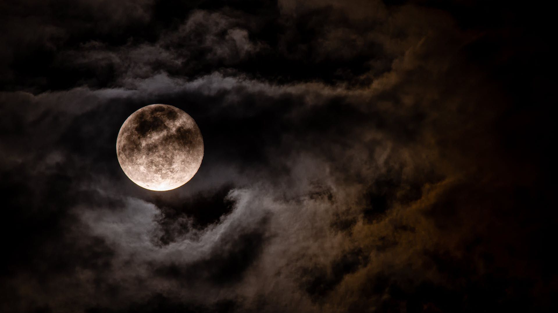 Lunisticio: mira fotos del fenómeno que "paralizó" la Luna 5 Brett Sayles/Pexels