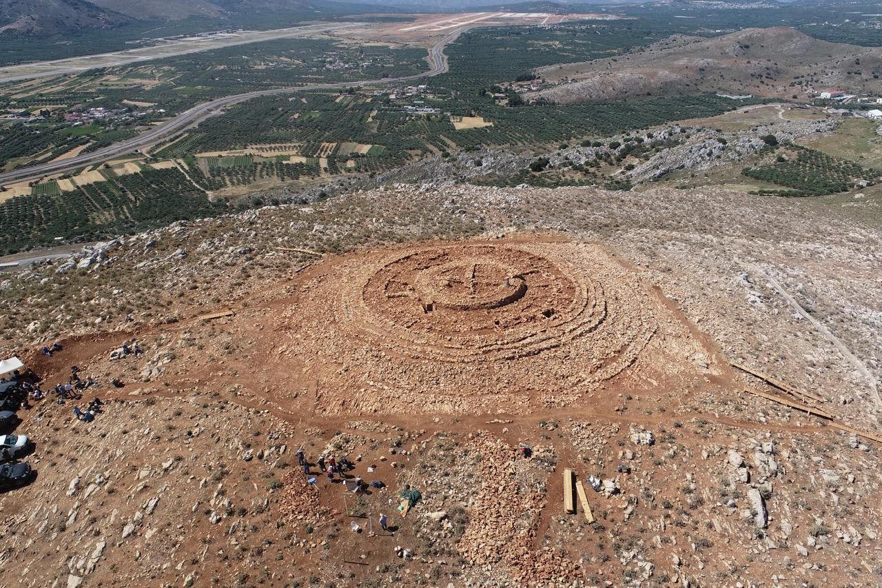 El descubrimiento de una estructura de 4.000 años de antigüedad en Grecia desconcierta a los arqueólogos y amenaza la construcción de un importante aeropuerto
