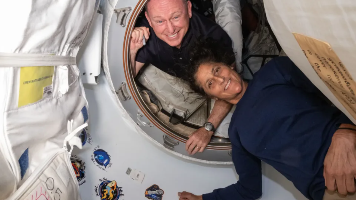 Los astronautas "arrestados" en ISS do Space Walking este jueves 5 NASA/Domínio Público