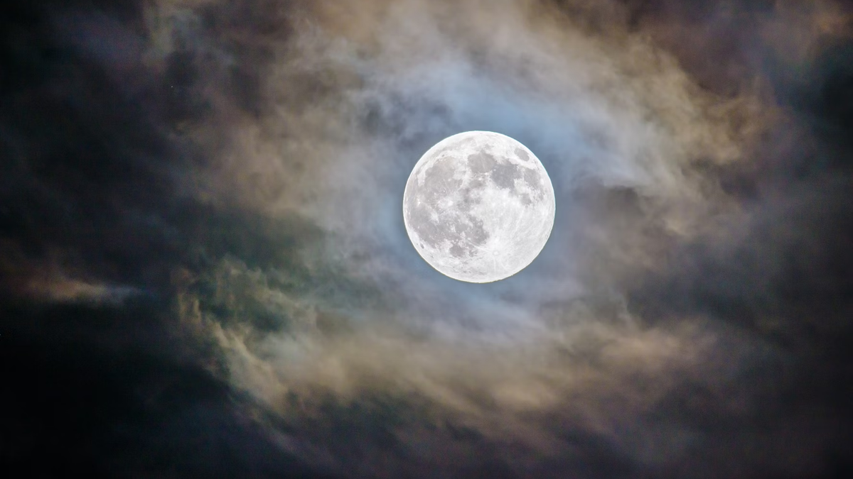 ¡La superluna es este jueves! Aprende a tomar fotos increíbles con tu celular 5 Ganapathy Kumar/Unsplash