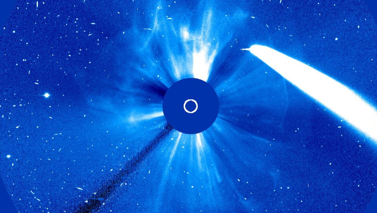 Vea más eyecciones de masa coronal chocan contra el cometa C/2023 A3 Tsuchinshan-ATLAS 5 Vea más eyecciones de masa coronal chocan contra el cometa C/2023 A3 Tsuchinshan-ATLAS