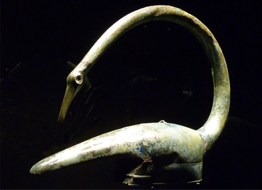 El casco de cisne de Tintignac, el pináculo de la elegancia gala