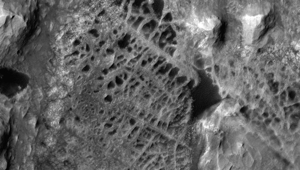 El rover Curiosity de la NASA está a punto de entrar en la región "telaraña" del monte Sharp de Marte 5 El rover Curiosity de la NASA está a punto de entrar en la región "telaraña" del monte Sharp de Marte