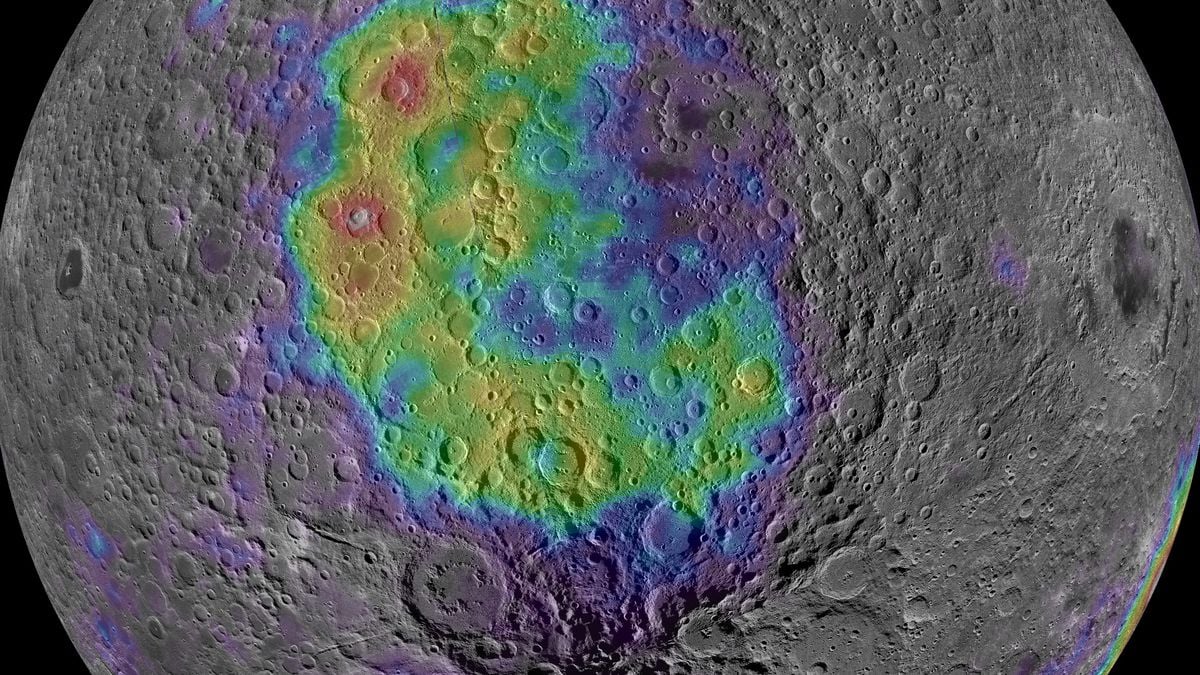 El cráter lunar gigante puede ser incluso más grande de lo que se pensaba 5 NASA/LRO/Lunar Prospector/D. Moriarty
