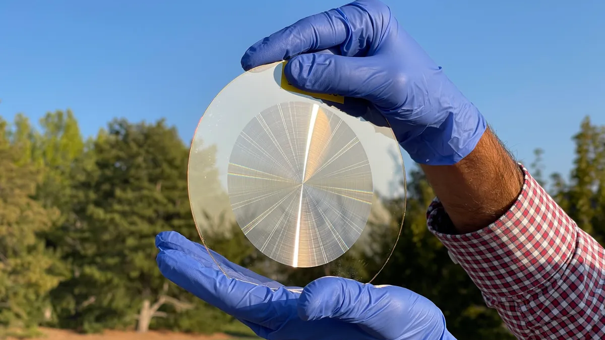 Los investigadores crean la primera lente plana para telescopios que capturan colores fieles 5 Menon Lab, University of Utah